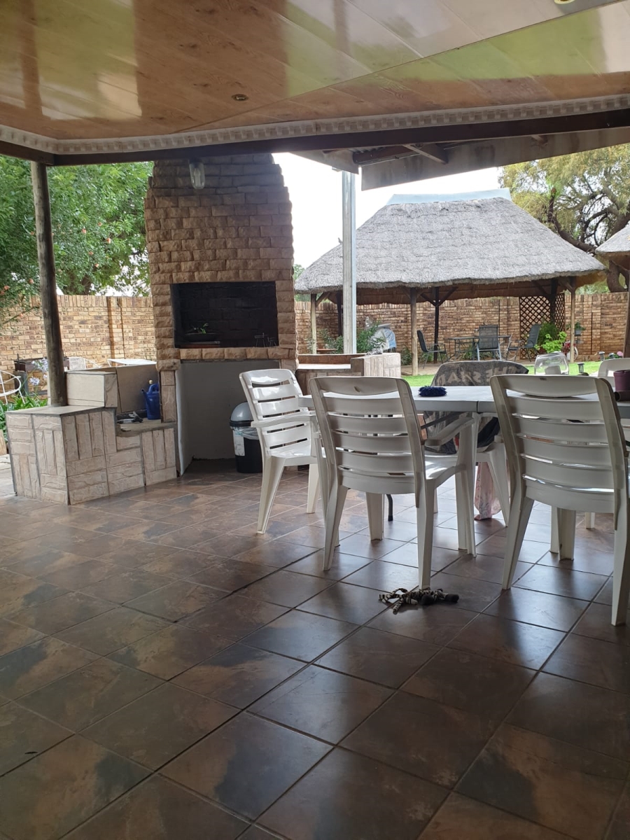 4 Bedroom Property for Sale in La Hoff North West